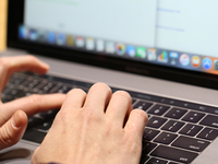 科客晚報：新MacBook Pro賣得好 一加3T確認(rèn)發(fā)布 