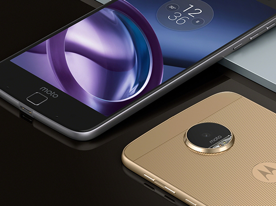 國行版會隨后？聯(lián)想Moto Z/Z Force先吃上牛軋?zhí)?/></p><p>　　據(jù)悉，本次升級主要帶來三大功能，一是支持谷歌Daydream VR平臺、二是分屏多任務(wù)、三是加速應(yīng)用間切換的速度體驗。此前有數(shù)據(jù)統(tǒng)計，目前仍然有30%的Android用戶還在使用Android 4.4版本，看來對于谷歌來說，解決碎片化問題仍然是當(dāng)務(wù)之急。另外，一加/中興等廠商明確會在今年底和明年初推送Android 7.0更新。</p><p>　　此外，由于不同地區(qū)和運營商的關(guān)系，用戶接收到更新推送的時間也有所不同，至于國行ROM的推送時間，目前聯(lián)想尚未公告，不過相信也在準(zhǔn)備的路上了。畢竟國行要考慮UI適配等問題，因而相對于國外版本要來得慢一些。<strong>關(guān)注科客網(wǎng)官方微信kekebat，獲取更多精彩資訊。</strong></p>			
			
			<!---->
		    
                    <!-- 新聞詳情頁底部轉(zhuǎn)載/原文聲明 -->
                    <div   id=
