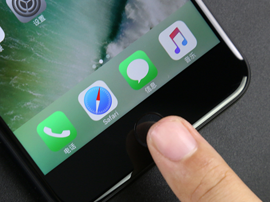有錢就是任性！老外用工業(yè)水鉆暴虐iPhone 7