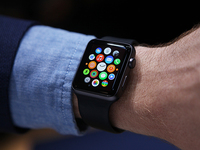 庫(kù)克反駁Apple Watch消極報(bào)告：銷(xiāo)量相當(dāng)不俗
