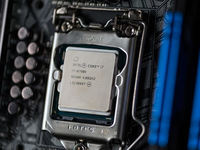 跑分太猛了！Intel i7-7700K暴超7GHz