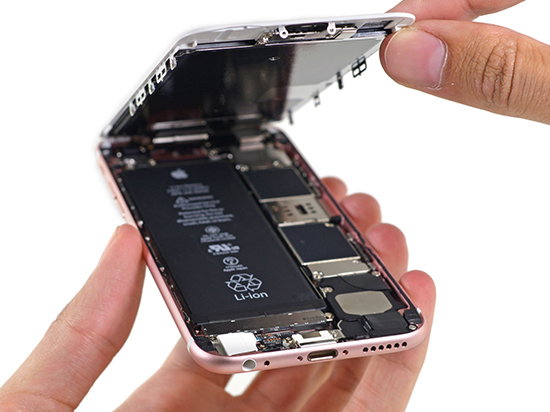 iPhone 6s自動(dòng)關(guān)機(jī)門后續(xù)：科客小編換電池體驗(yàn)