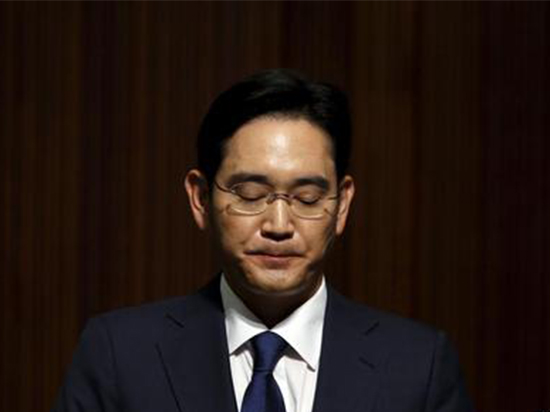 三星副會長李在镕涉嫌行賄，接受法院審訊