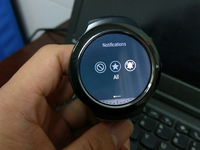HTC智能手表曝光：運(yùn)行安卓5.1？