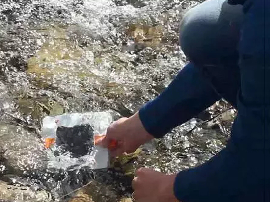 創(chuàng)意滿分！能給手機充電的折疊燈已在路上