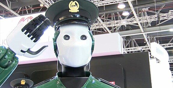 警察不再高危  迪拜機(jī)器人今夏24小時(shí)巡邏 