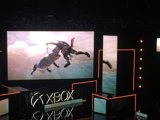 科客晚報(bào)：三星C10成首款雙攝機(jī)？微軟最強(qiáng)主機(jī)Xbox One X降臨