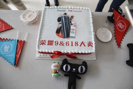 榮耀9天貓首發(fā)大賣！一舉拿下天貓618手機(jī)單品雙冠軍
