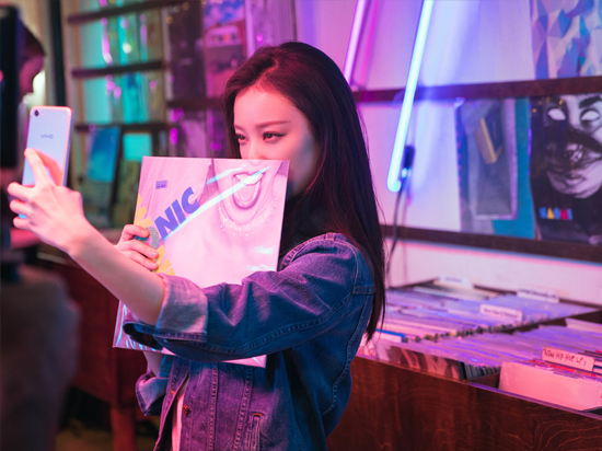 科客晚報：三星Note8光學(xué)指紋泡湯 女神代言vivo X9s七月來襲！