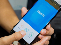 Talk客：不再是PPT技術(shù)？隱藏式指紋識(shí)別會(huì)是新方向嗎