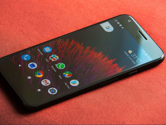 致敬HTC U11？ 谷歌Pixel 2擠壓邊框功能曝光