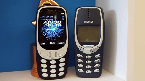 摩托羅拉復(fù)刻翻蓋神機RAZR，正面對標(biāo)諾基亞3310