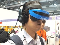 宏碁Windows VR頭顯首秀：Win10 VR要玩大逆襲？