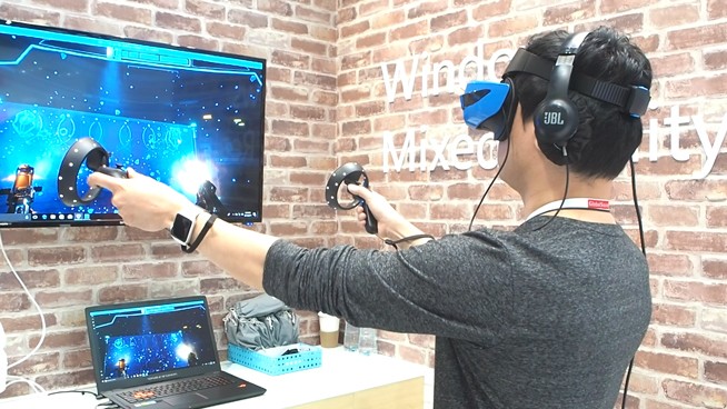 宏碁Windows VR頭顯首秀：Win10 VR要玩大逆襲？