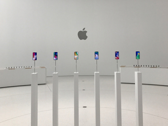 iPhone  X首批僅有300萬臺，想要原價入手還是得碰運(yùn)氣