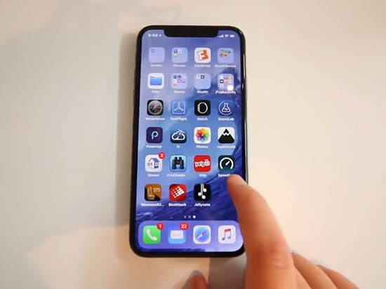 專業(yè)坑爹！女兒公布iPhone X測試機上手視頻：蘋果工程師被炒