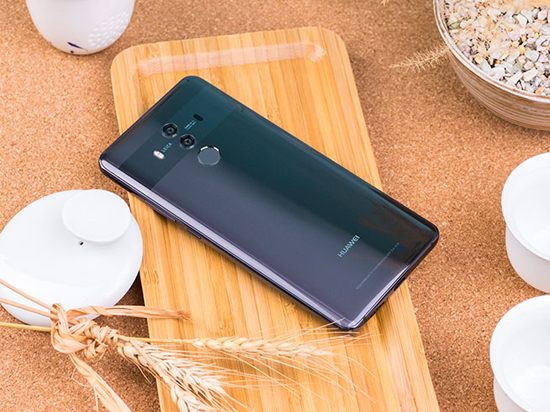 科客晚報(bào)：一加全面屏真機(jī)照曝光，iPhone X預(yù)購(gòu)5小時(shí)銷量達(dá)550萬(wàn)