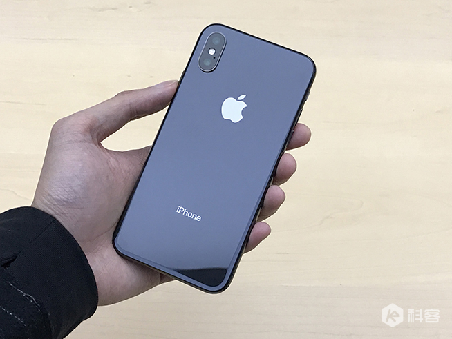 蘋(píng)果iPhone X上手體驗(yàn)：全程驚艷，墨鏡難不倒面容ID