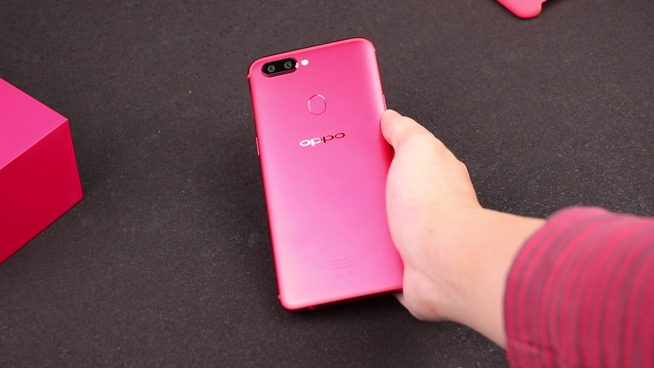 設計細節(jié)成就爆款！星幕全面屏OPPO R11s上手評測