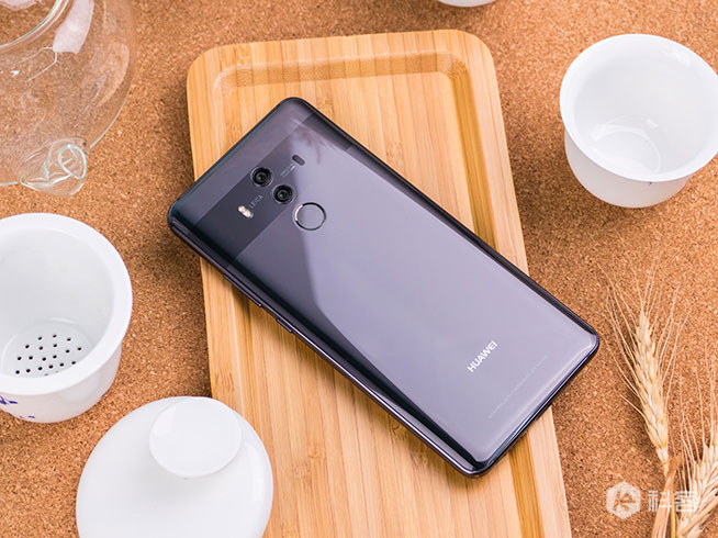 科客晚報：果粉吐槽庫克iPhone X假現(xiàn)貨，Q3國內(nèi)手機(jī)出貨華為第一