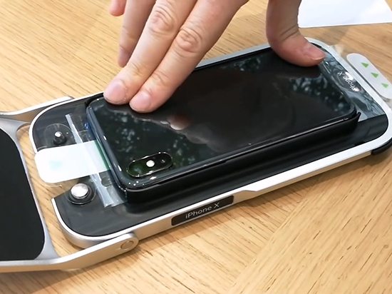 祖?zhèn)髻N膜都要失傳了！因?yàn)檫@是蘋果專用iPhone X貼膜神器