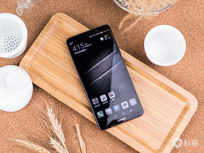 科客晚報：三星S9拒絕跟風(fēng)配劉海，曲屏Nokia 9真機渲染圖曝光