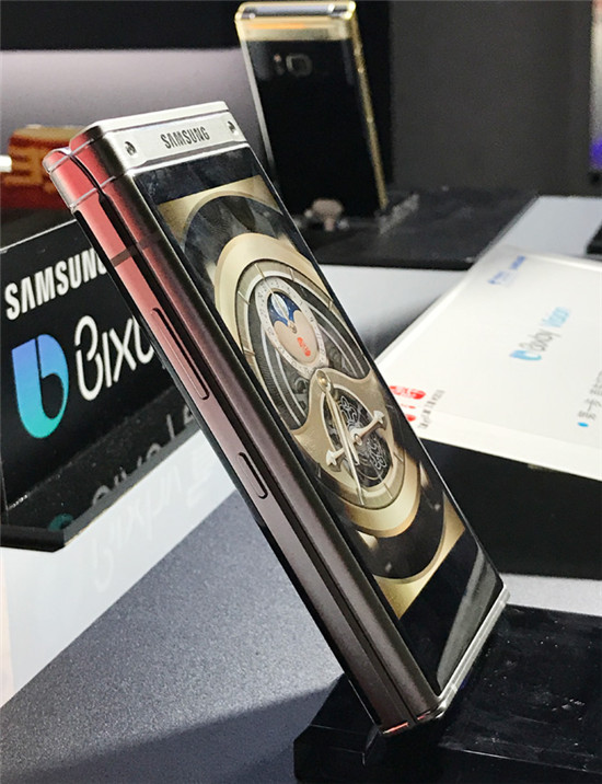 比iPhone X還要彪悍！三星W2018價格曝光：21999元起