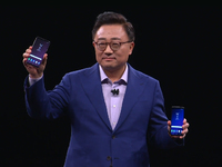 三星Galaxy S9/S9+發(fā)布：可變光圈主攝，Bixby升級(jí)錦上添花
