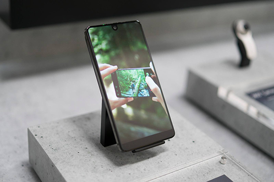 好貨不怕遲？安卓之父Essential Phone今日征戰(zhàn)海外