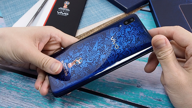 vivo X21 FIFA世界杯非凡版開箱：很美值得收藏而且價(jià)格不貴