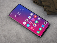 國行OPPO Find X開箱：手感太好 3D結(jié)構(gòu)光解鎖能玩一天