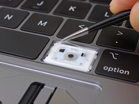 新MacBook Pro拆解：鍵盤升級(jí)小改動(dòng) 靜音之余還能減少故障？