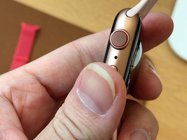 蘋果Apple Watch 4體驗：外觀細(xì)微變化 電極心率傳感器功能更強