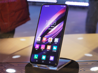 vivo APEX 2019上手圖賞：一體化設(shè)計感極強(qiáng) 按鍵開孔通通消失