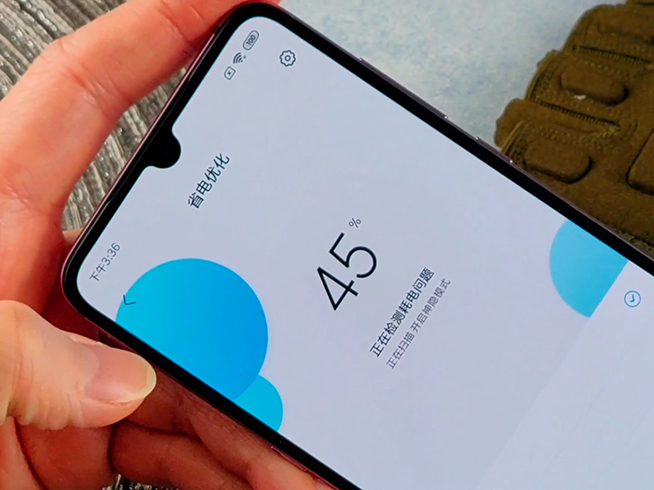 小米9續(xù)航測(cè)試：連續(xù)吃雞刷視頻60分鐘 表現(xiàn)尚可