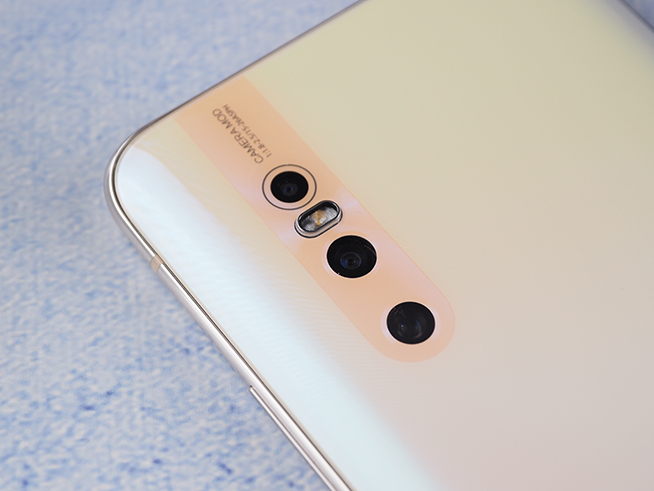 vivo X27上手體驗(yàn)：升降式攝像頭納米級(jí)“羽”設(shè)計(jì) 顏值再提升