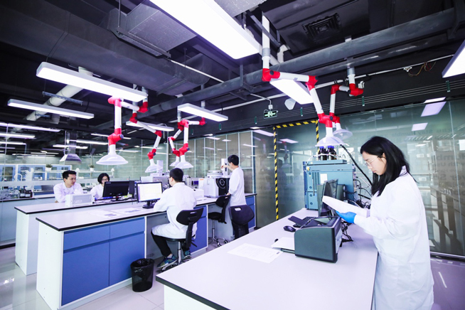 悅刻RELX推出新品阿爾法：自主研發(fā)萃釋技術升級用戶體驗