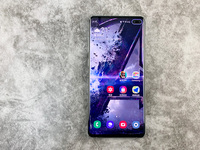 三星Galaxy S10+四大特色體驗(yàn)：夜拍加強(qiáng)，屏幕好看更好玩 
