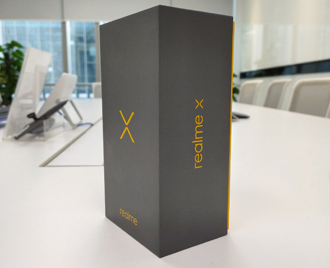 realme X手機定妝照亮相：漸變升降全面屏 2000元價位高性價比？