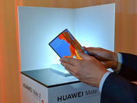 華為Mate X正式入網：5G折疊屏完美組合 充電速率升至65W？