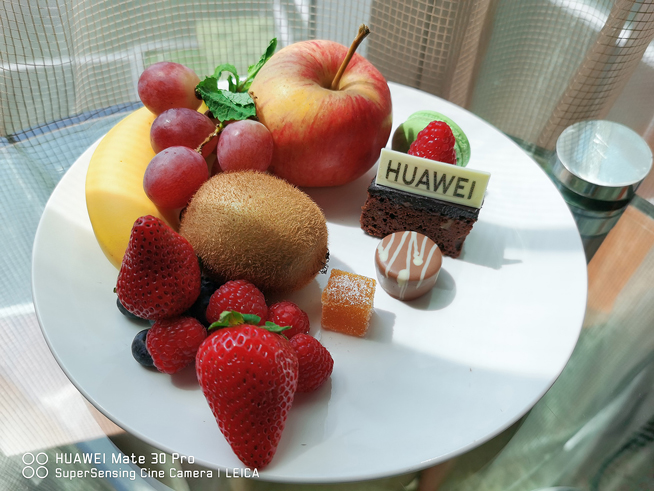 華為Mate30 Pro體驗(yàn)評測：徠卡電影四攝驚艷 AI操控酷炫又實(shí)用