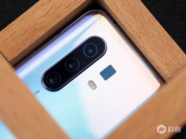 vivo X30 Pro上手玩：全焦段四攝放肆拍 超級(jí)月亮效果贊
