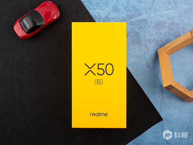 realme X50 5G開(kāi)箱上手：120Hz暢速屏?雙模5G新機(jī)好選擇