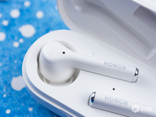 降噪媲美AirPods Pro，價(jià)錢不到一半！榮耀FlyPods 3評測