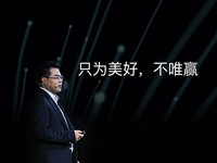 OPPO首款智能電視領(lǐng)銜多款新品驚艷亮相，“智美生活”步入新境