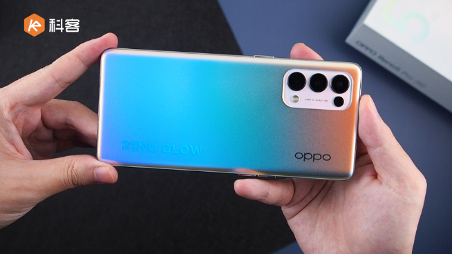 OPPO Reno5 Pro上手：顏值夠頂沒話說！首發(fā)獨(dú)家人像視頻新技術(shù)