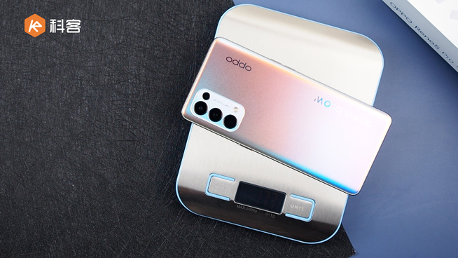 OPPO Reno5 Pro上手：顏值夠頂沒話說！首發(fā)獨(dú)家人像視頻新技術(shù)