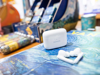 三大技術突破TWS耳機續(xù)航天花板，榮耀Earbuds 2 SE搶先品鑒
