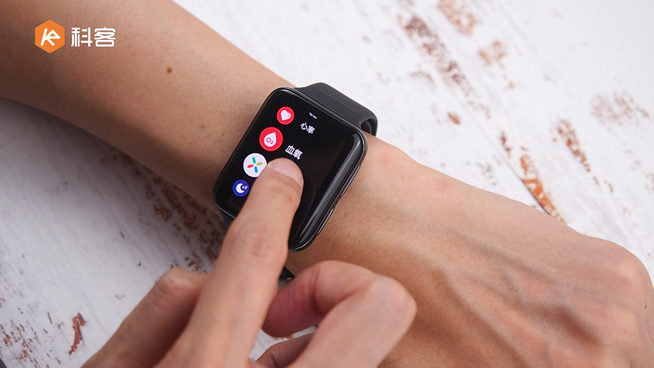 OPPO Watch 2上手：從來沒有過的流暢快感！首創(chuàng)雙擎混動(dòng)長續(xù)航