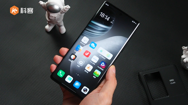 vivo X70 Pro+上手體驗(yàn)：拍攝實(shí)力沖上天花板！至黑配色全系最佳